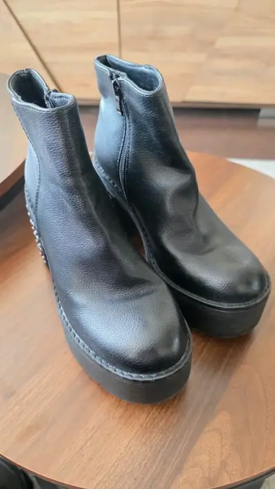 Botines negros de cuero con plataforma - miniatura 1