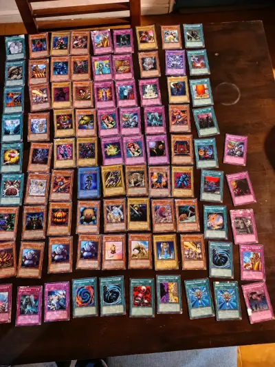 Colección de 85 cartas Yu-Gi-Oh! variadas - miniatura 1