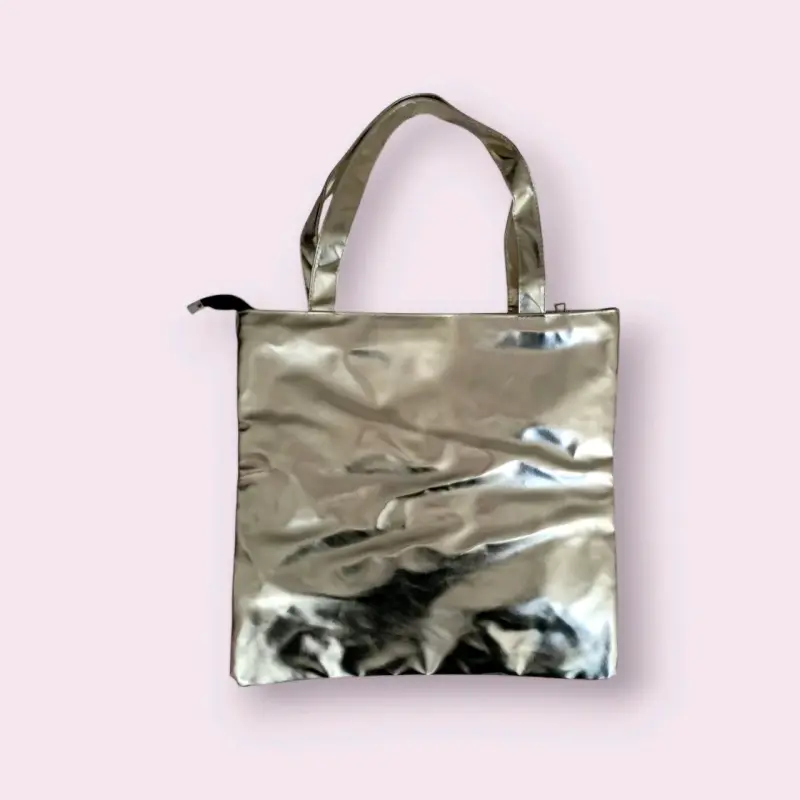 Bolso tote metálico dorado