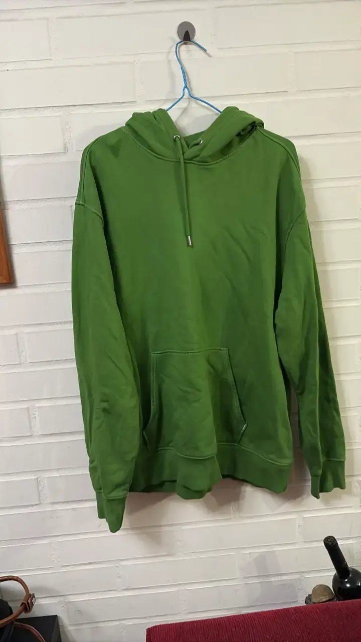 Polerón verde con capucha unisex - 1