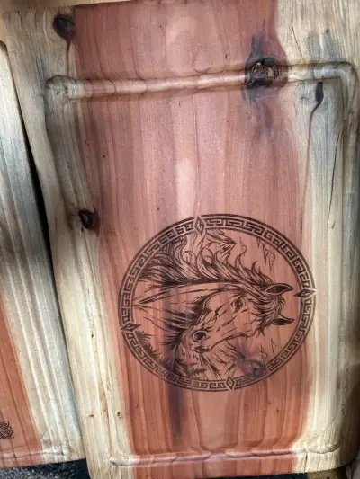 Tabla de cortar de madera grabada vikinga y otros - miniatura 4