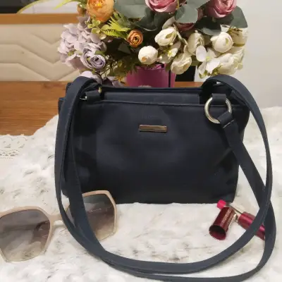 Mochila de cuero amarilla con cierre frontal - miniatura 3