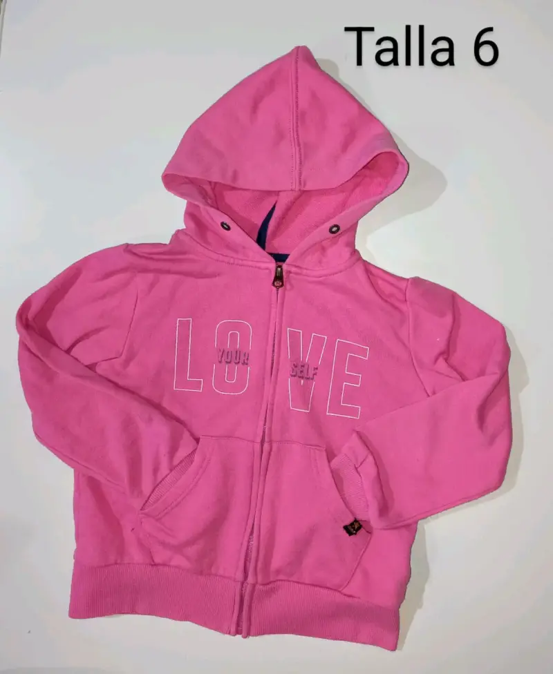 Polerón rosado con capucha talla 6
