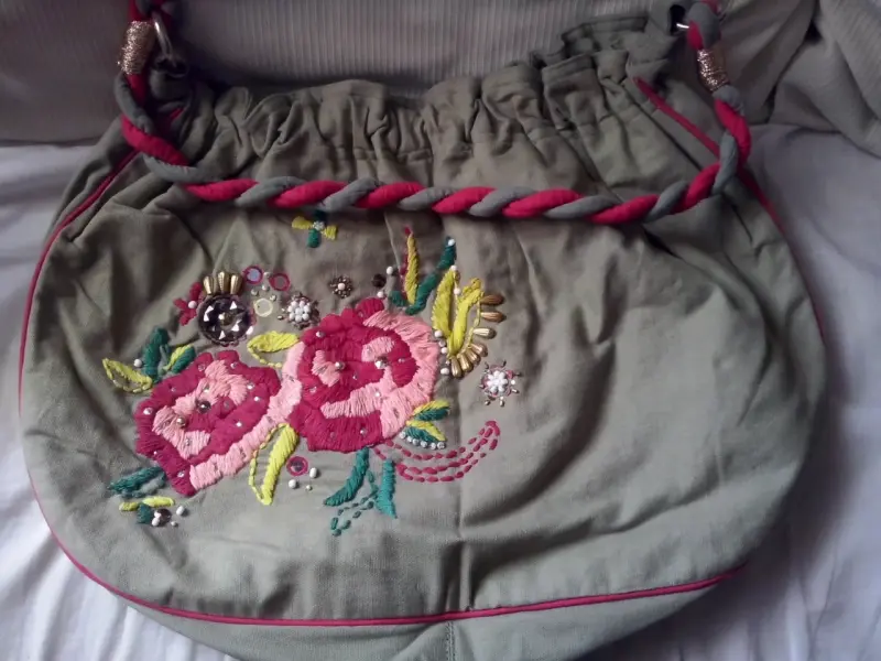 Bolso de tela bordado con flores - 3