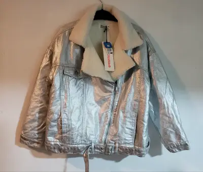 Chaqueta plateada de cuero sintético con forro - miniatura 1