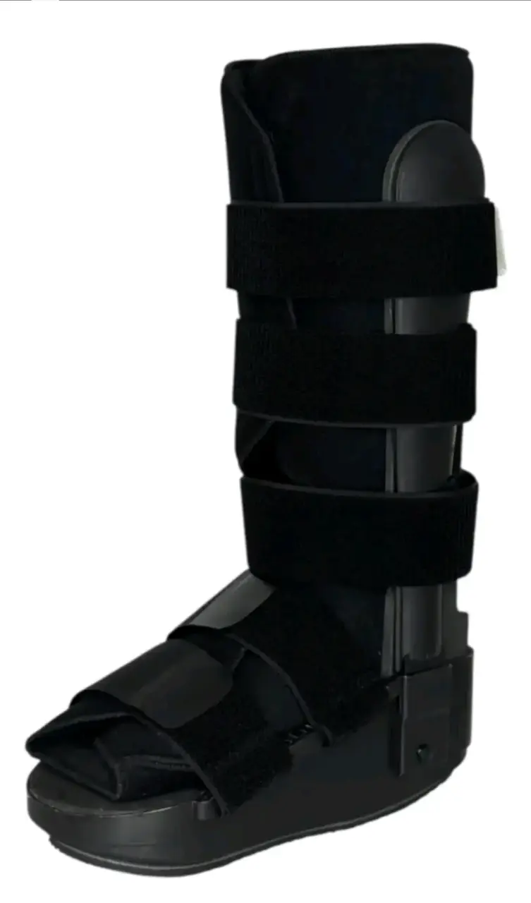 Bota ortopédica negra con velcro - 1