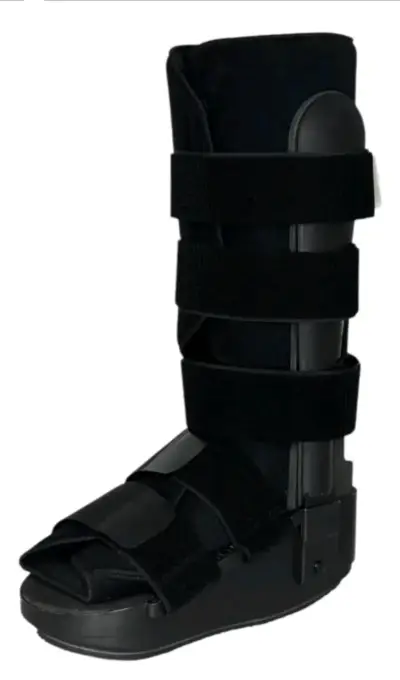 Bota ortopédica negra con velcro - miniatura 1