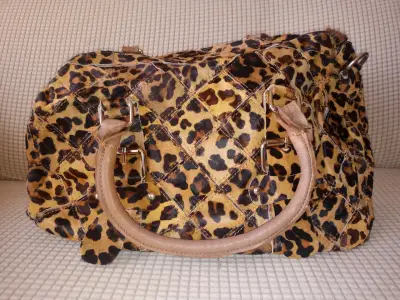 Bolso de mano con estampado animal print - miniatura 5