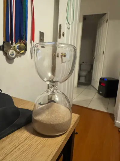 Reloj de arena decorativo de vidrio - miniatura 1