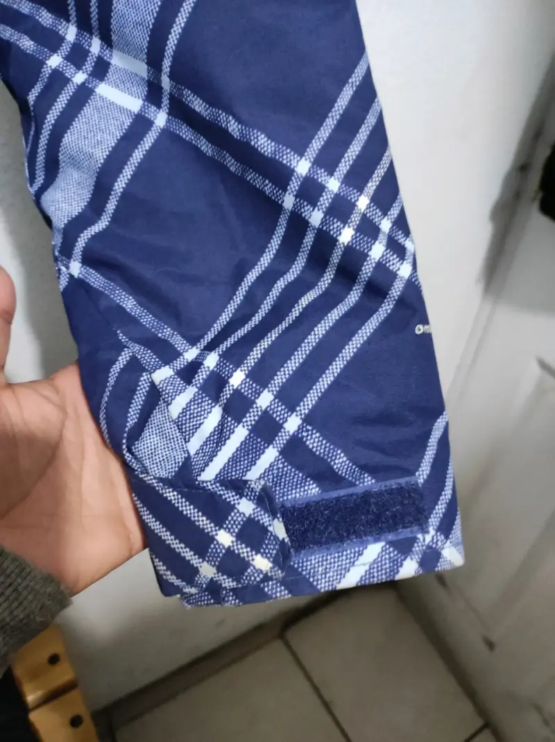Chaqueta impermeable a cuadros azul para mujer - 3