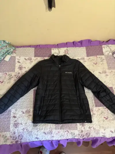 Chaqueta Columbia negra acolchada para invierno - miniatura 1