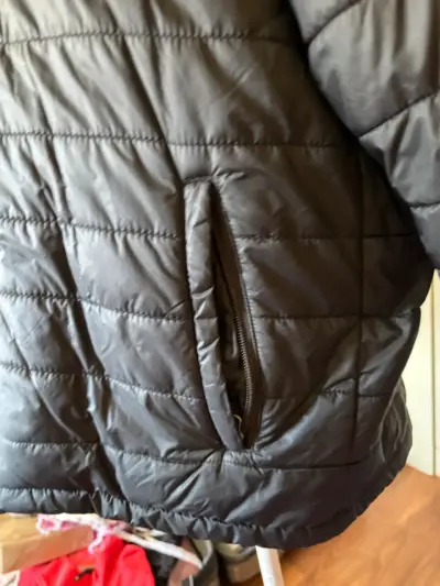 Chaqueta Columbia negra acolchada para invierno - miniatura 3