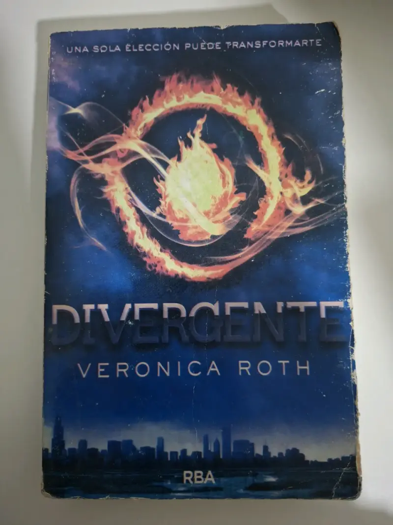 Libro 'Divergente' de Veronica Roth