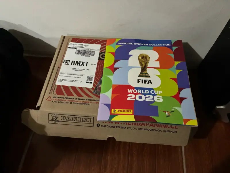 Álbum Panini Mundial FIFA 2026 con caja - 1