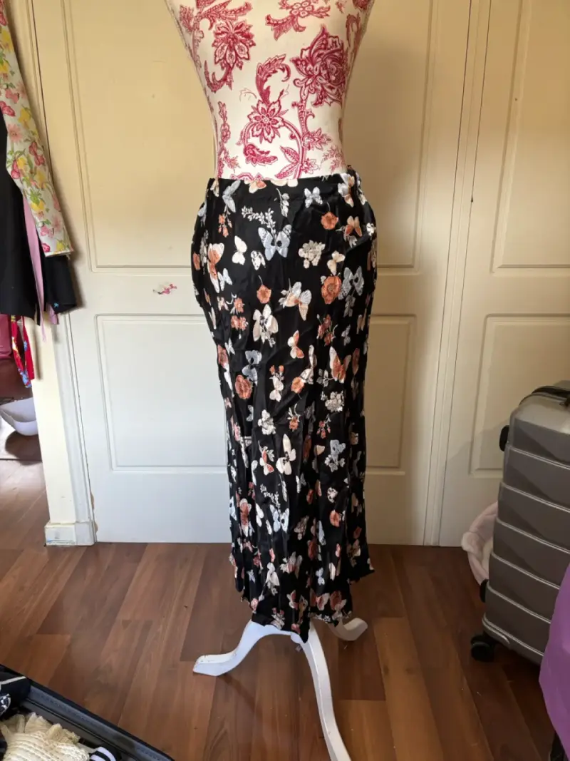 Falda larga con estampado de mariposas - 2