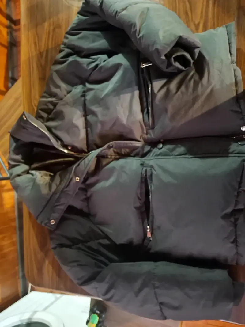 Chaqueta acolchada negra para invierno - 1