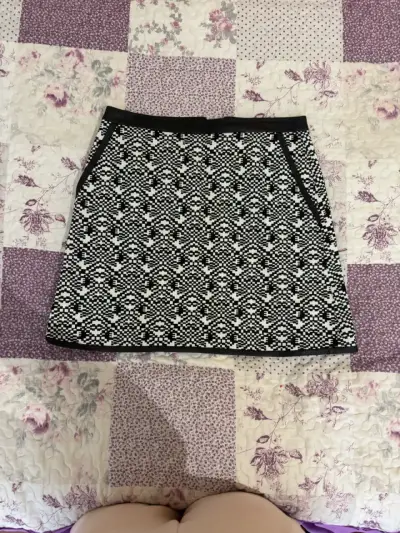 Falda corta Karen Millen blanco y negro. - miniatura 1