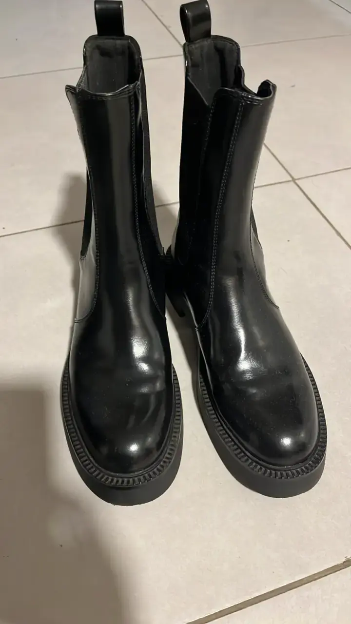 Botines negros de cuero elegantes - 1