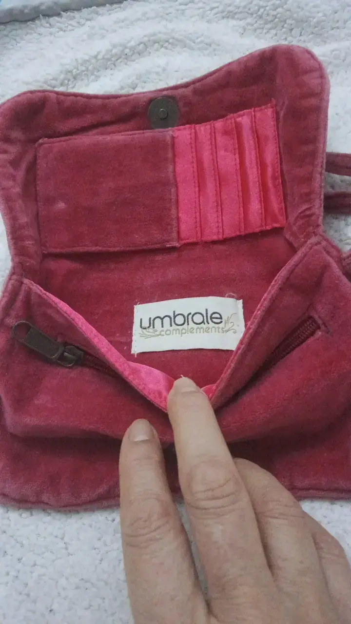 Cartera roja Umbrale de terciopelo - 1