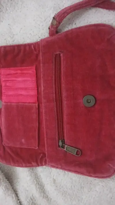 Cartera roja Umbrale de terciopelo - miniatura 5