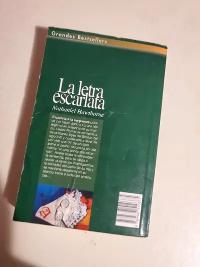 Libro 'La letra escarlata' de Nathaniel Hawthorne - miniatura 2