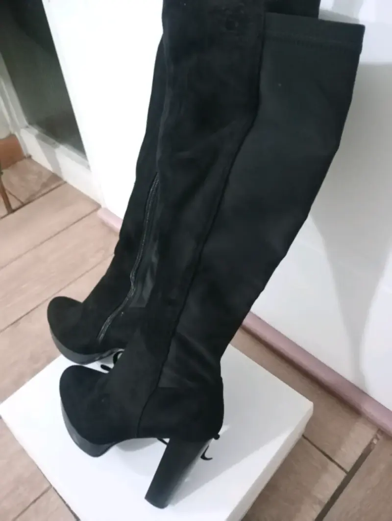 Botas negras de tacón alto para mujer - 1