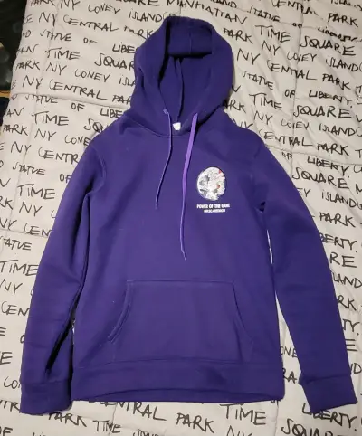 Polerón morado con capucha - miniatura 1