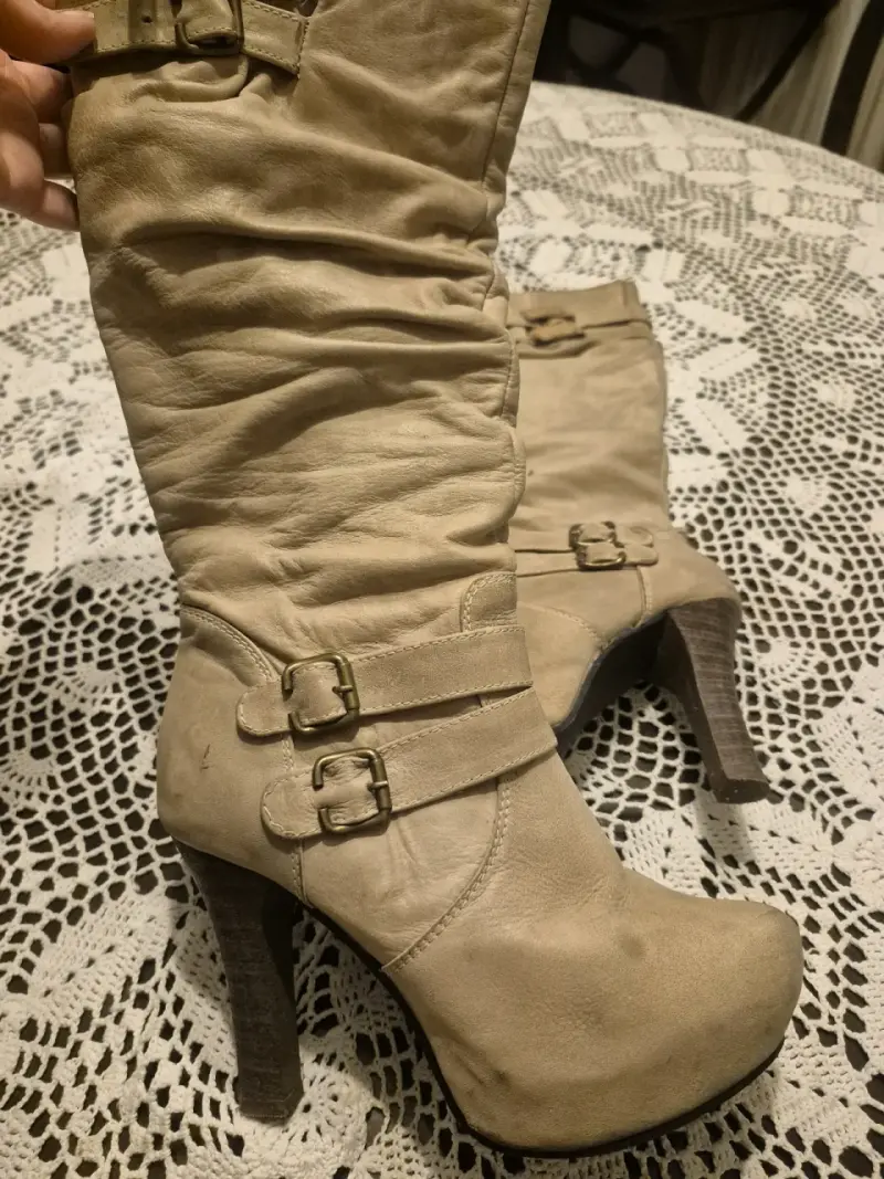 Botas altas de cuero beige con tacón TALLA 35 - 1
