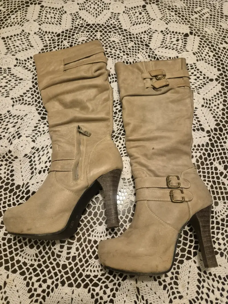 Botas altas de cuero beige con tacón TALLA 35 - 2