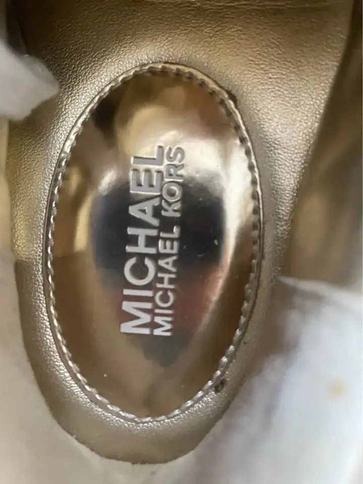 Zapatillas de mujer -M K- White Gold, De Cuero. - 5
