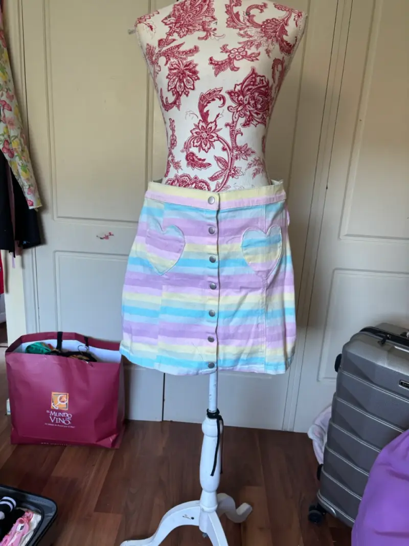 Falda a rayas multicolor con corazones - 2