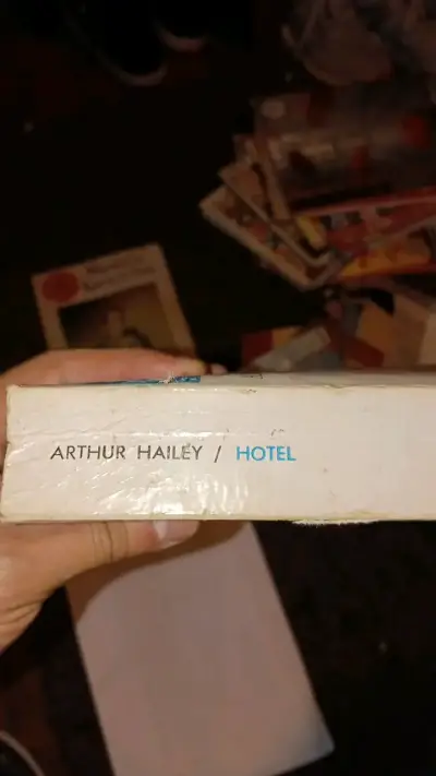 Libro 'Hotel' de Arthur Hailey - miniatura 3