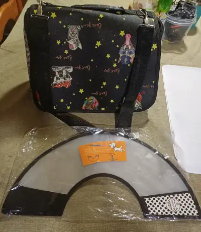 Bolso transportador para mascotas con diseño divertido - miniatura 1
