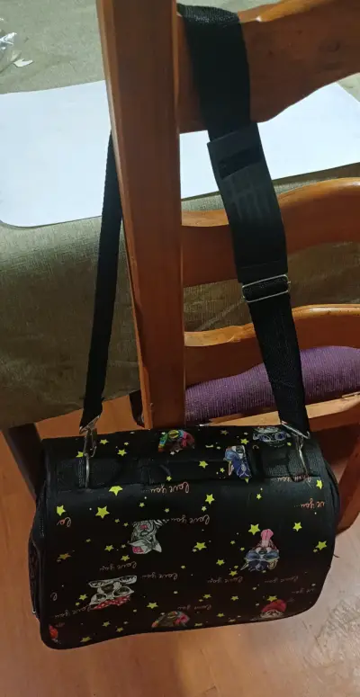Bolso transportador para mascotas con diseño divertido - miniatura 2