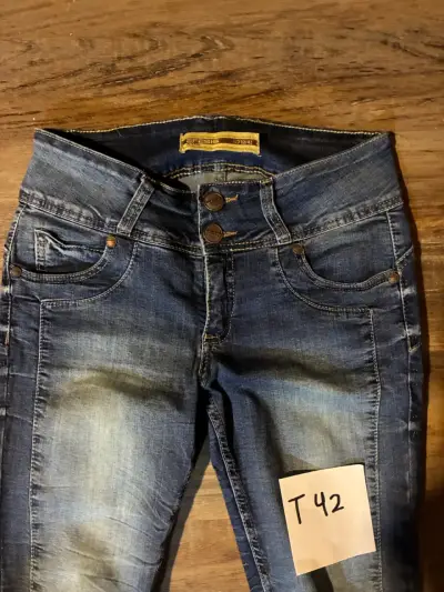 Jeans efesis talla 42 - miniatura 2