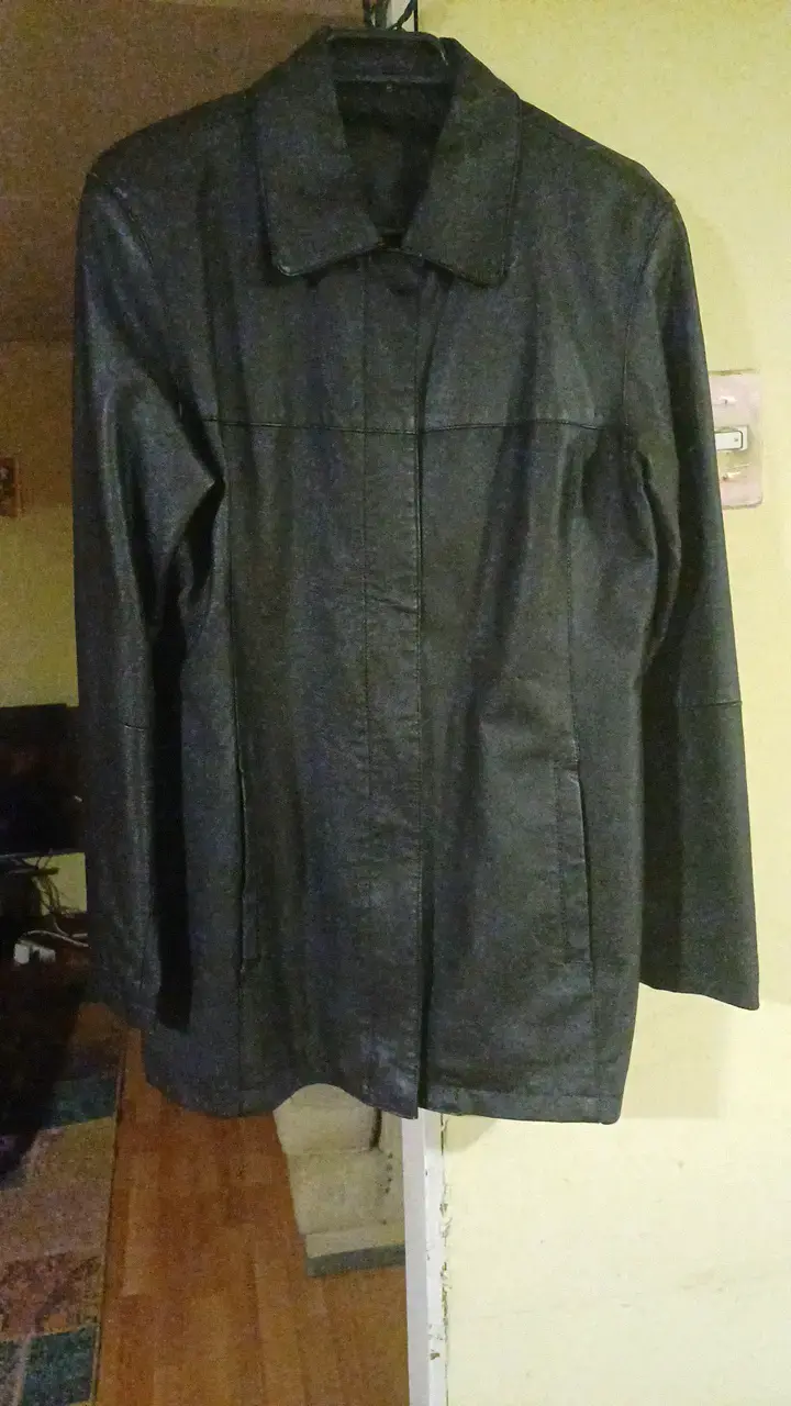 Abrigo negro de cuero sintético para hombre - 1