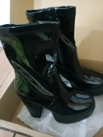 Botines de charol negro con plataforma - miniatura 3