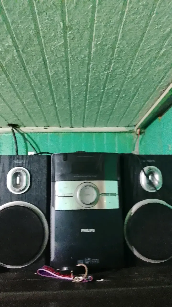 Sistema de sonido Philips con parlantes