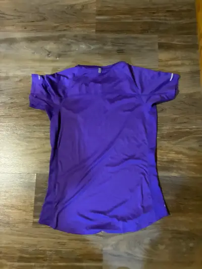 Polera deportiva Nike mujer talla M - miniatura 3