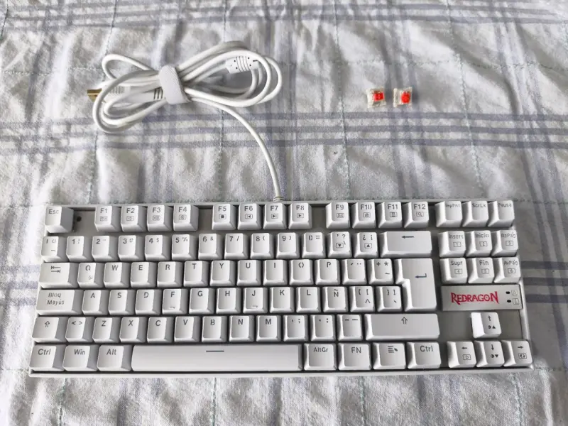 Teclado mecánico Redragon Kumara RGB - 3
