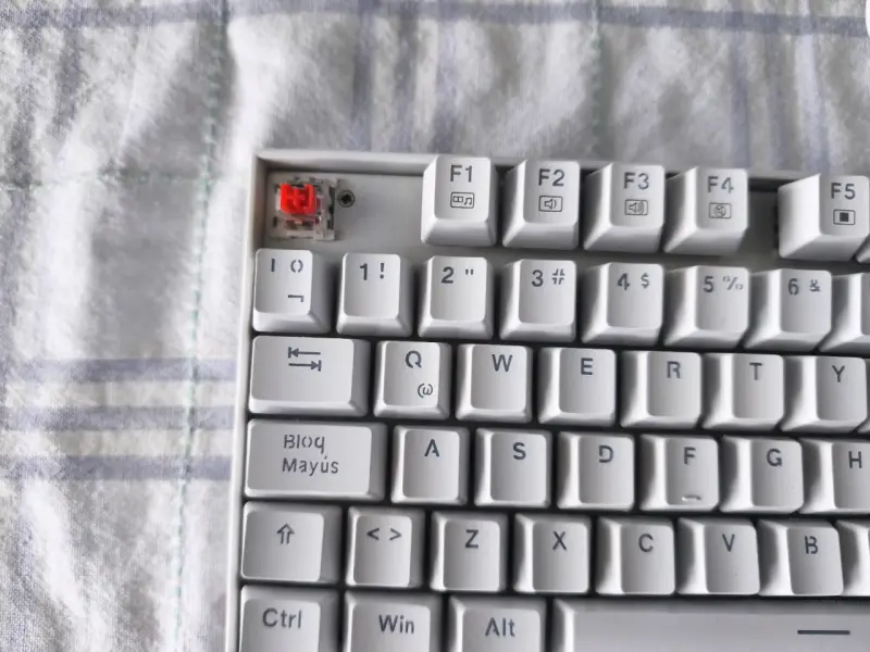 Teclado mecánico Redragon Kumara RGB - 5