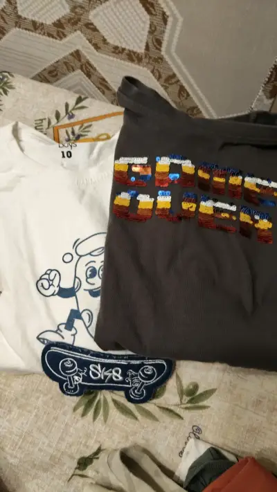 Pantalones deportivos con diseño camuflado - miniatura 5