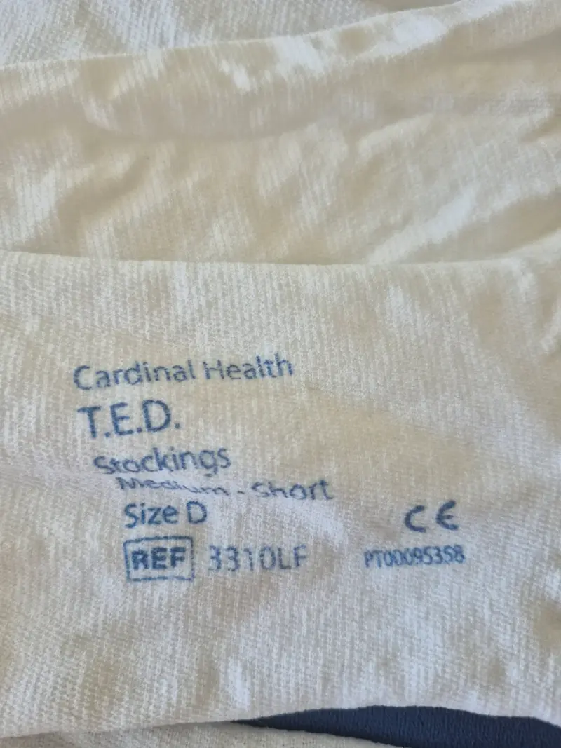 Medias de compresión Cardinal Health T.E.D. - 3