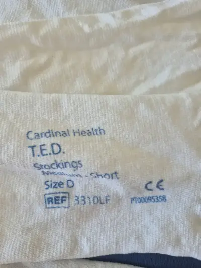 Medias de compresión Cardinal Health T.E.D. - miniatura 3