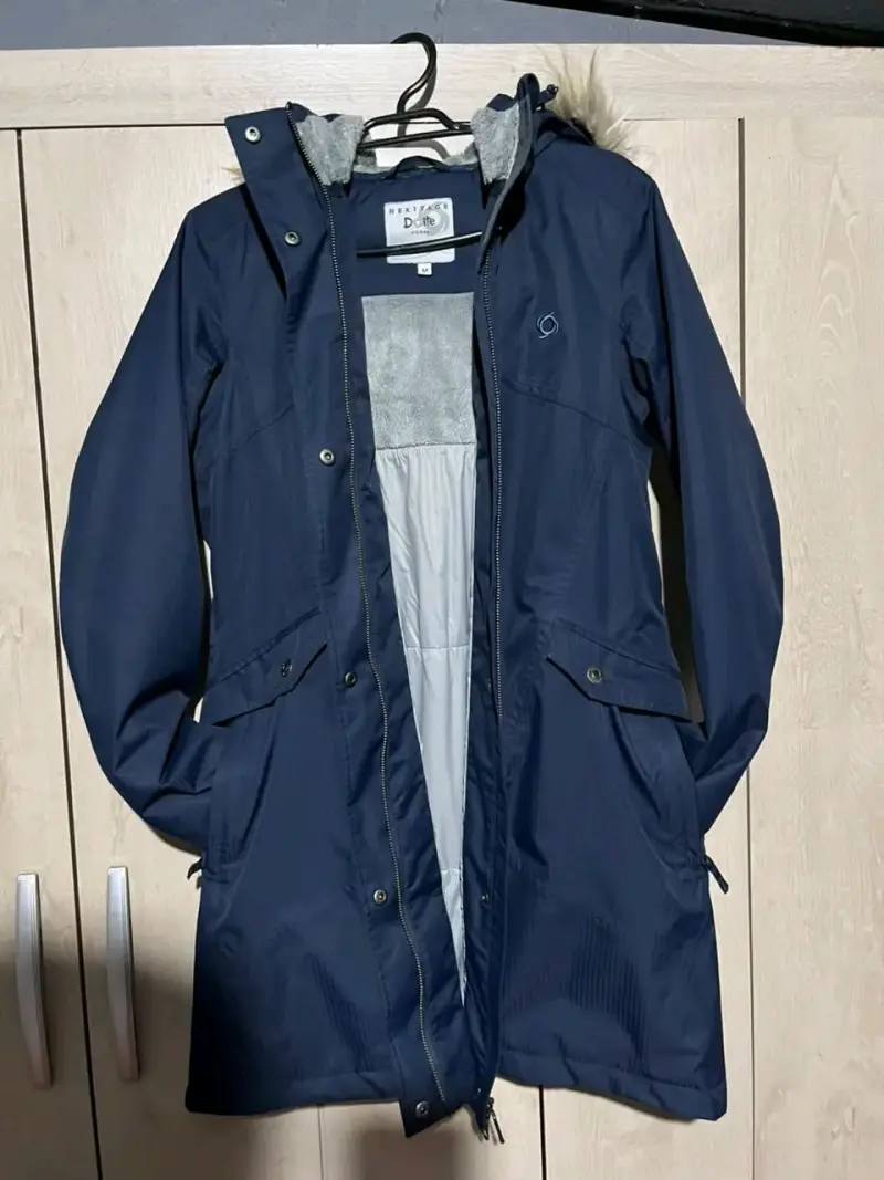 Parka azul con capucha y forro interior - 1