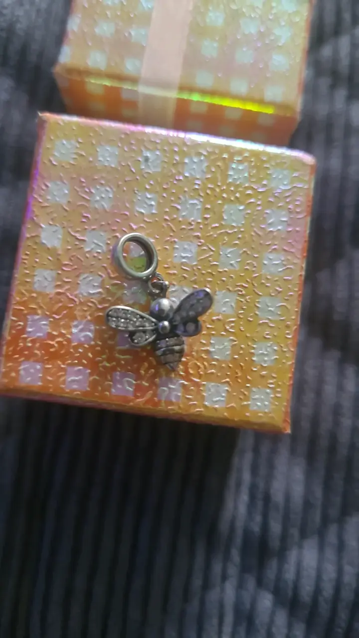 Colgante de abeja en plata