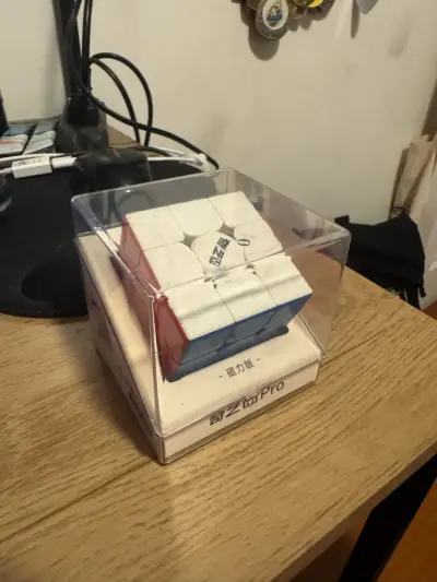 Cubo de Rubik 3x3 - miniatura 1