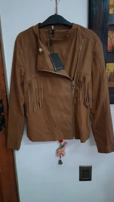 Chaqueta de gamuza marrón con flecos - miniatura 2