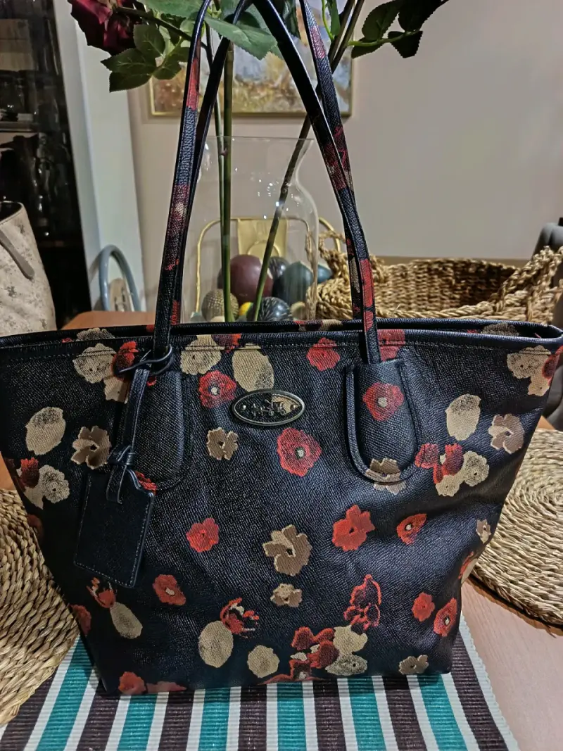 Bolso cuero tote floral Coach negro - 2