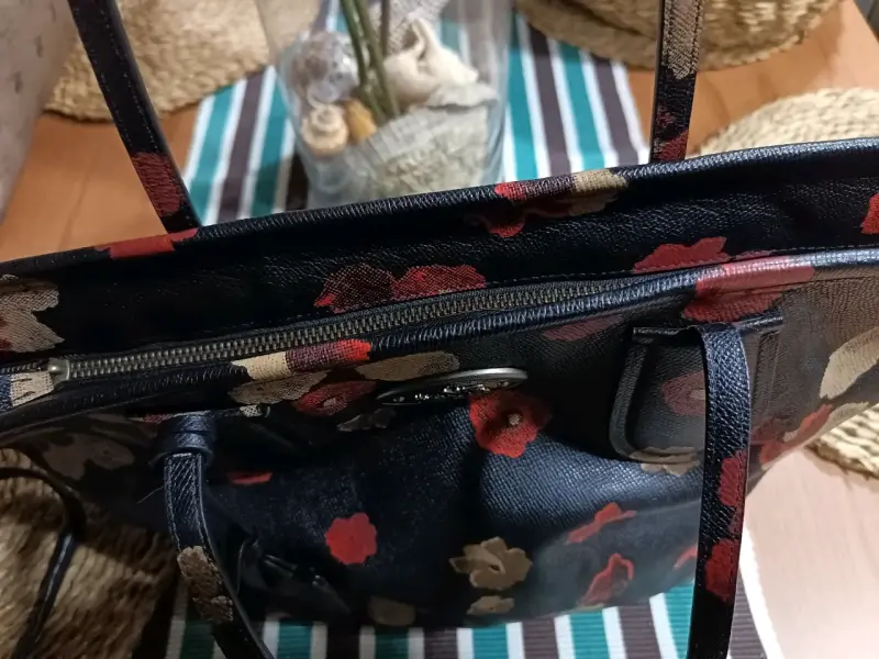 Bolso cuero tote floral Coach negro - 3